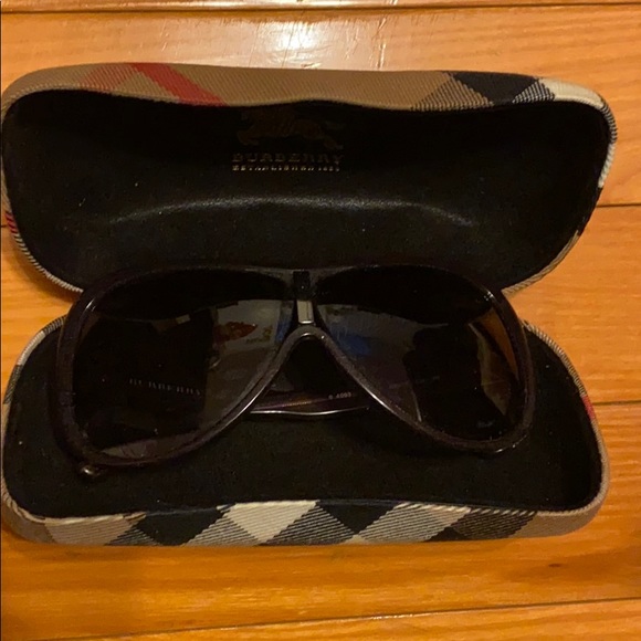 Burberry Sunglasses - Picture 12 of 13